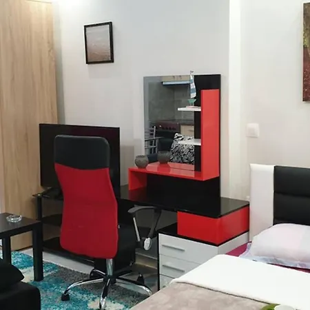 Luxury In Downtown דירה *