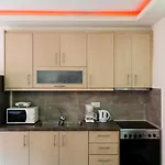Апартаменты Luxury In Downtown