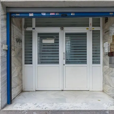 Luxury In Downtown Apartament Salonic