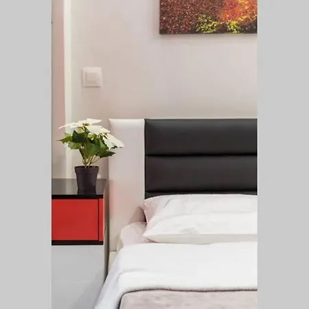 Luxury In Downtown Apartament Salonic