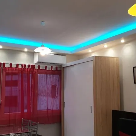 Luxury In Downtown Apartament Salonic