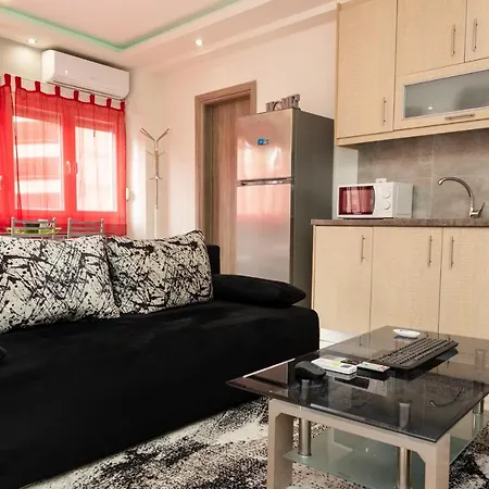 Luxury In Downtown Apartament Salonic
