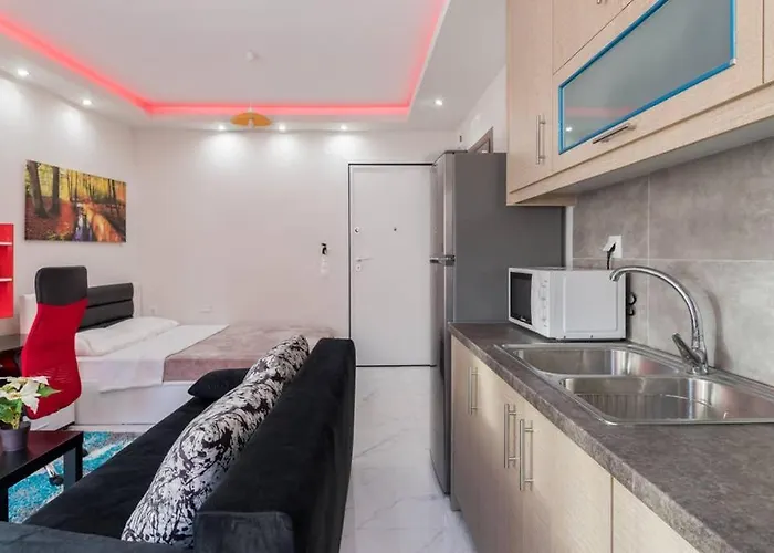 Апартаменты Luxury In Downtown *